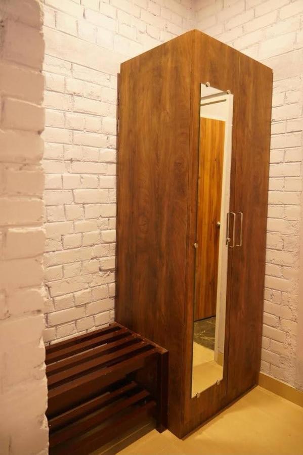 Brick Field Hotel Váránaszi Kültér fotó