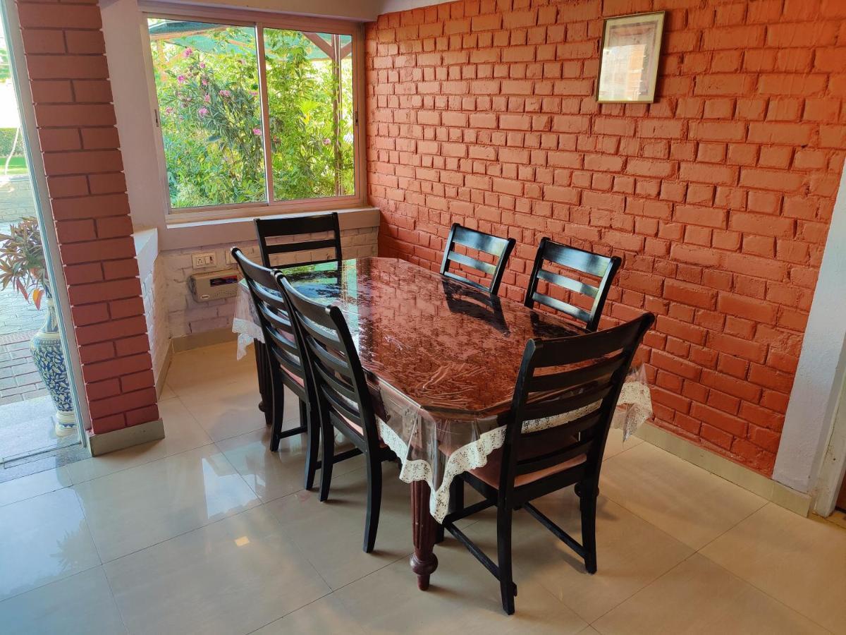 Brick Field Hotel Váránaszi Kültér fotó